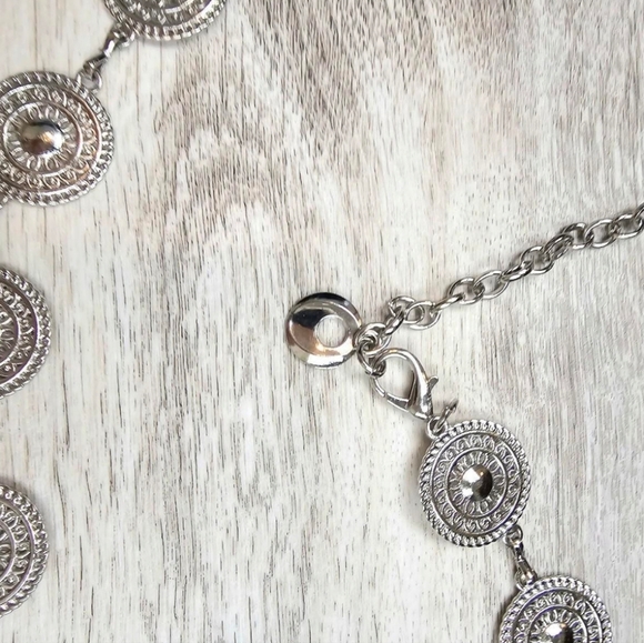 Silvertone Disc Chain Metal Statement Belt - Picture 5 of 5